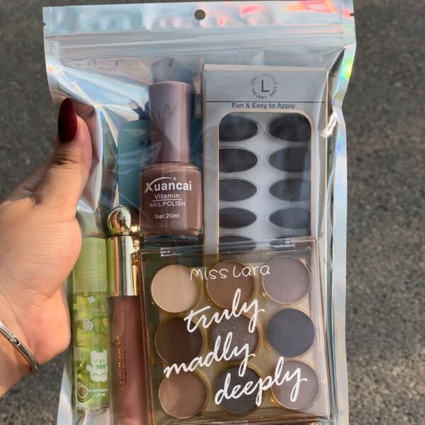 Pretty Perfection Pack ( makeup deal )